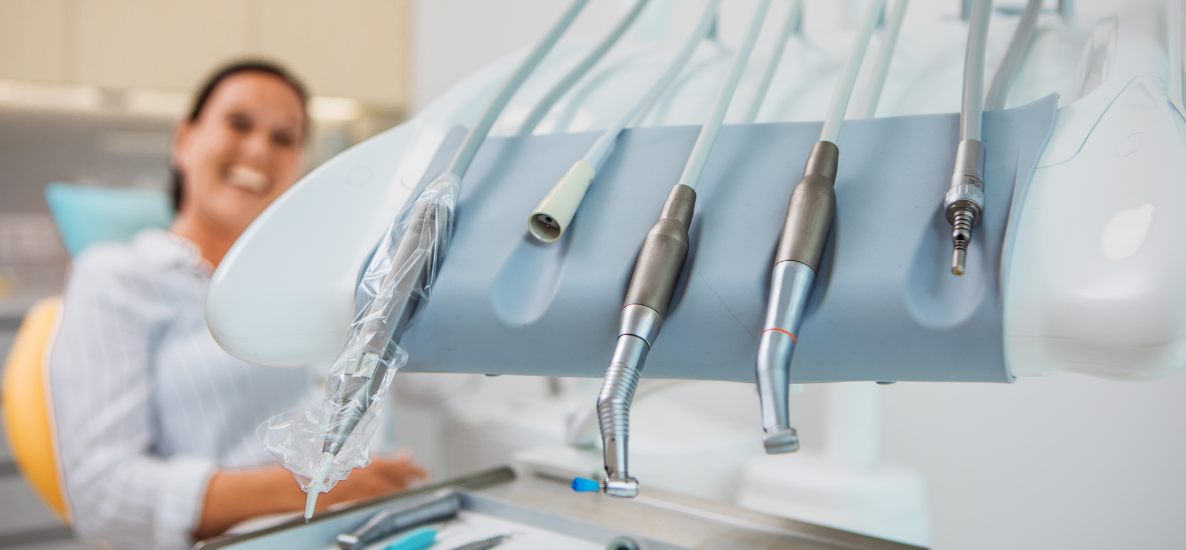 Kompleksowa higienizacja jamy ustnej w gabinecie stomatologicznym